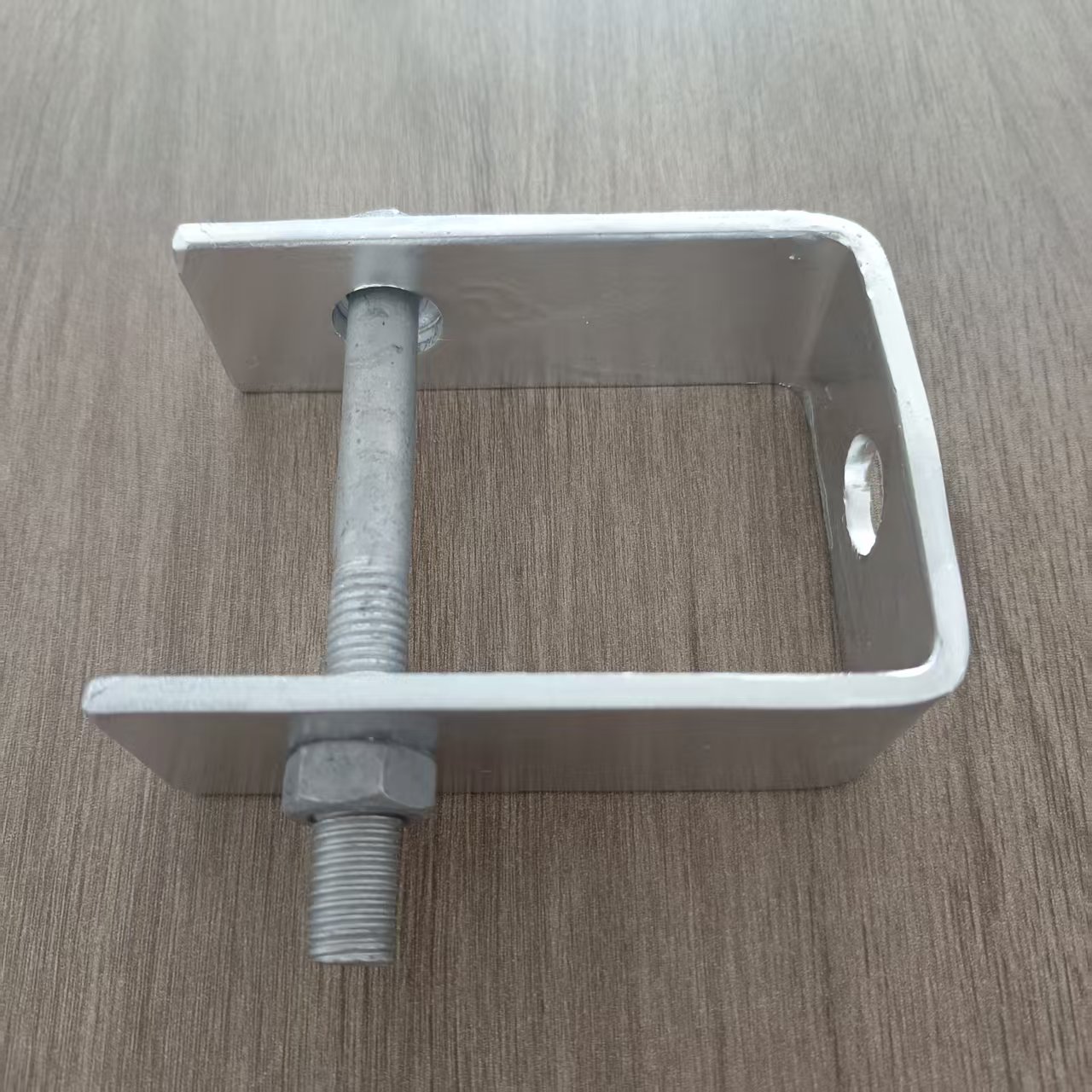 D型铁支架