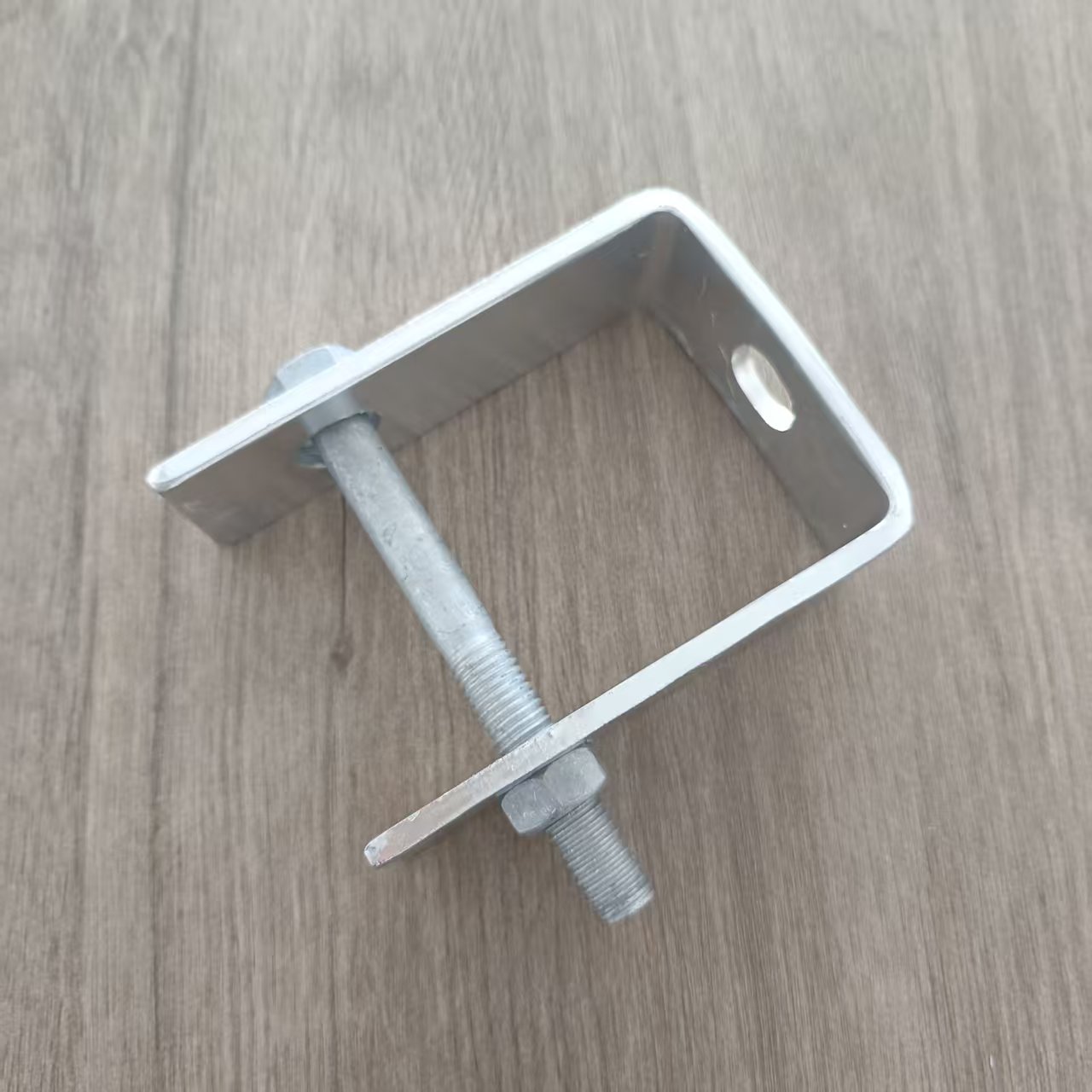 D型铁支架