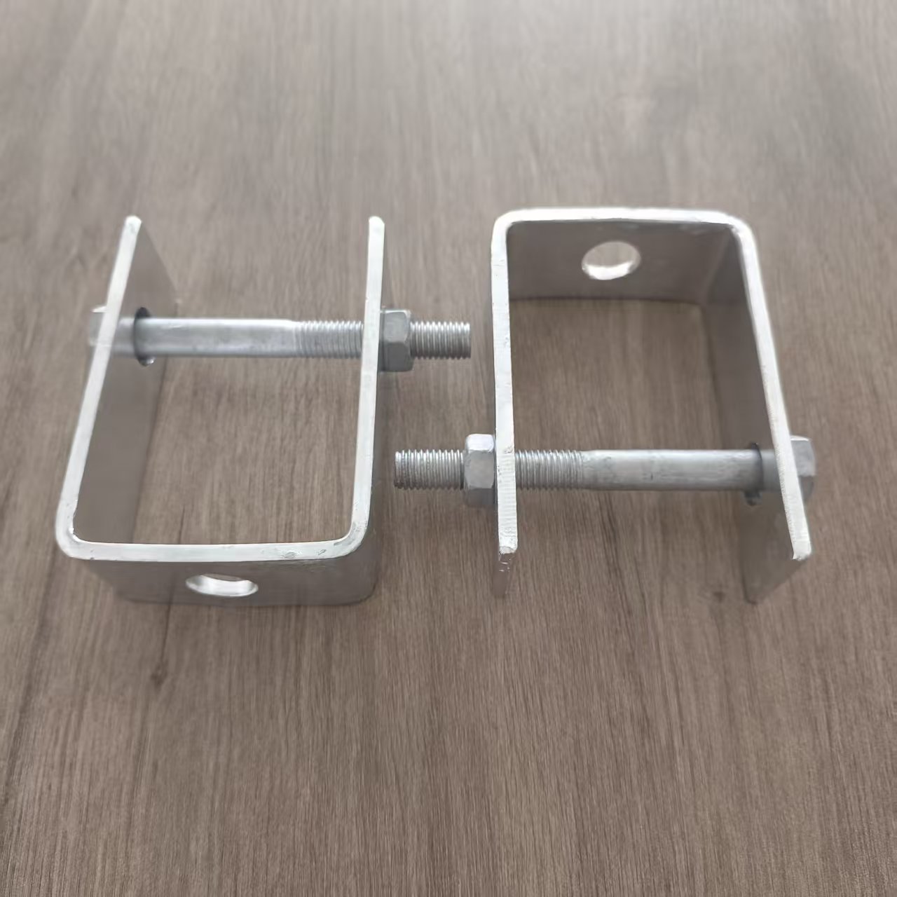 D型铁支架